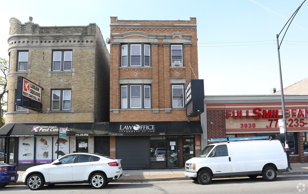 Building Photo - 3937 W Fullerton Ave