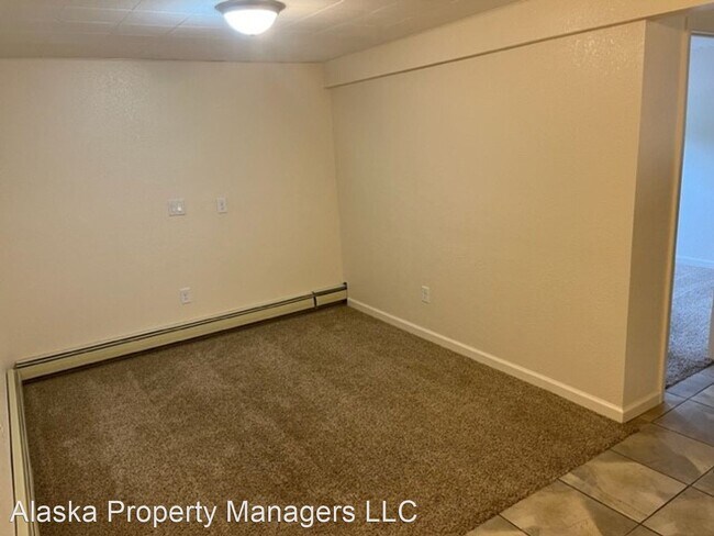 Building Photo - 4 br, 2 bath House - 6413 E 14th Ct Unit B