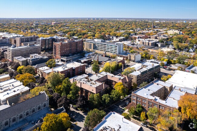 Foto aérea - 936-940 Hinman Ave