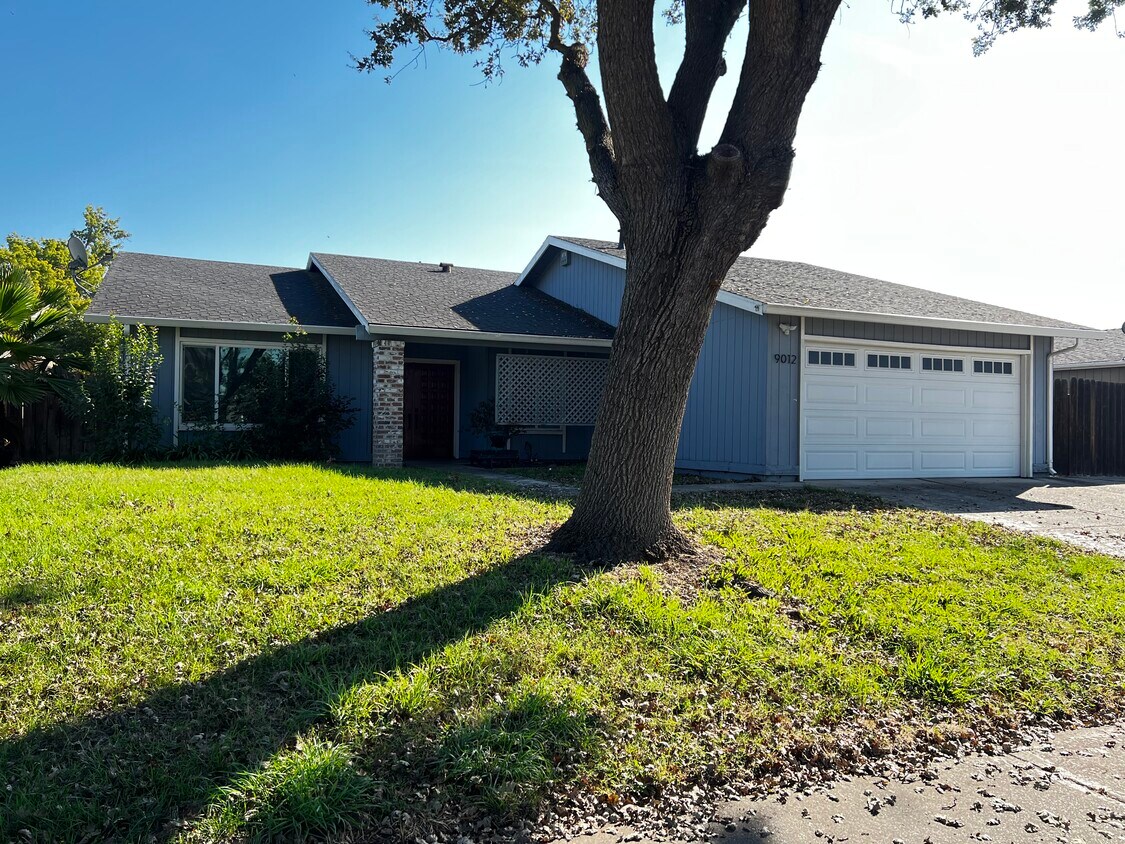 Spacious 3 bd 2 bath 1560 sq ft - 9012 Cornwall Dr