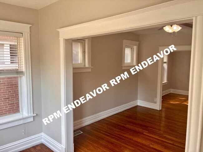 Foto del edificio - 3211 Halliday Ave
