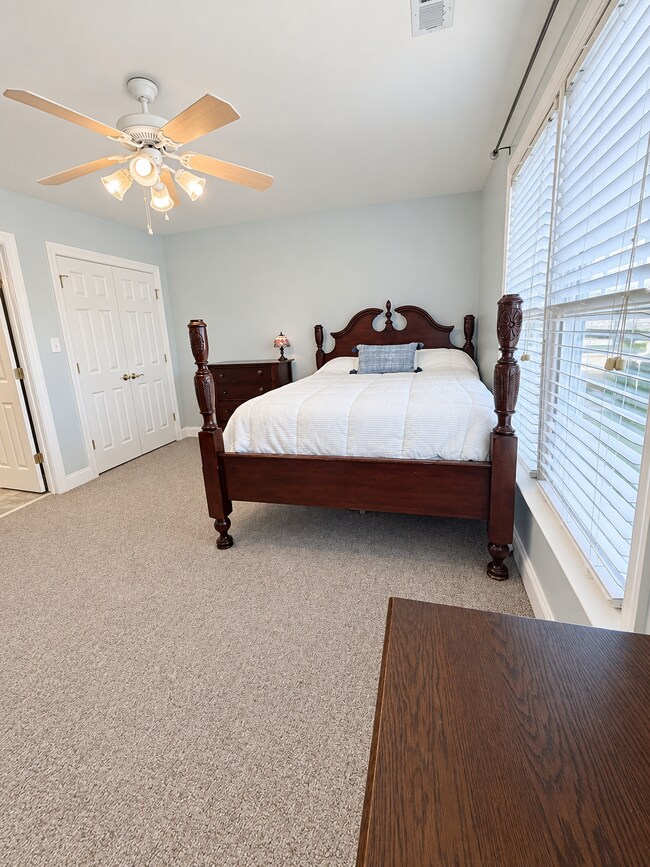 Foto del edificio - The Hampton Castle Haven, Room 2 | Private Bedroom + En-Suite Bath Near Sentara & Riverside.