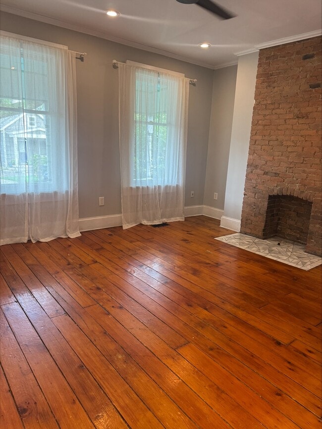 Foto del edificio - 946 Hunter Ave