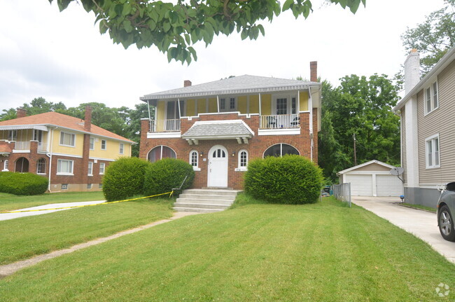 Building Photo - 1938 Lawn Ave