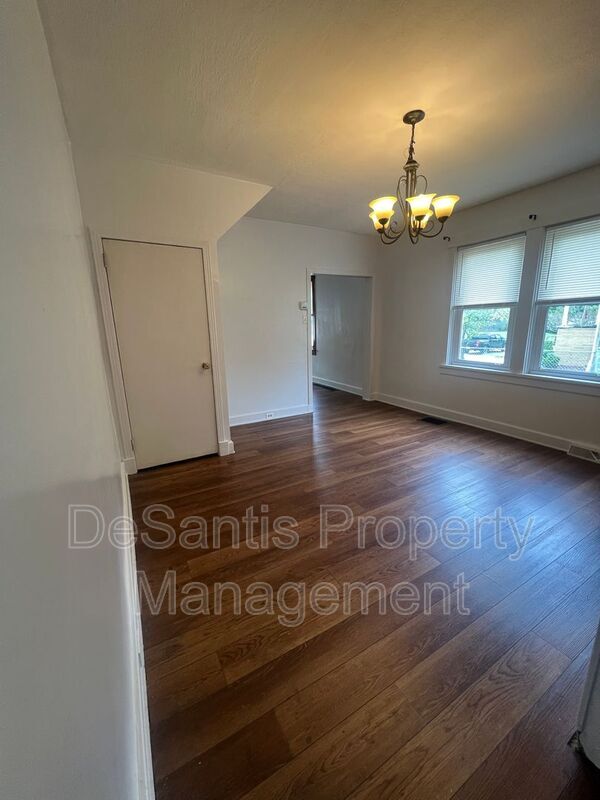 Foto del edificio - 64 Wynne Ave