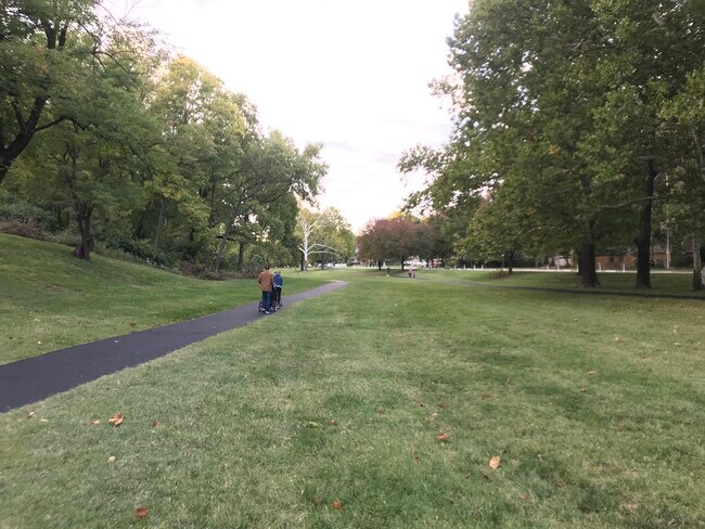 ParkAcrossTheStreet#2 - 4437 Gillham Rd
