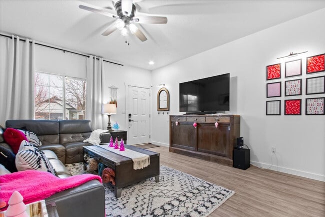 Building Photo - 3962 N McKinley Pk Ave