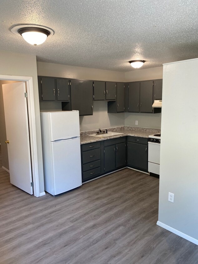 Primary Photo - 11340 Prairie Ln