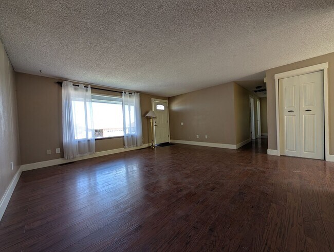 Foto del edificio - 3 Bed/2 Bath Ranch-Style Home