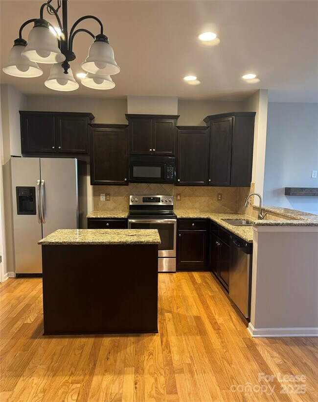 Foto del edificio - 18431 The Commons Blvd