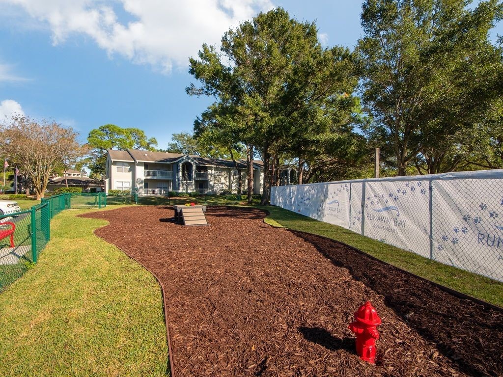 Runaway Bay Apartments Pinellas Park, FL