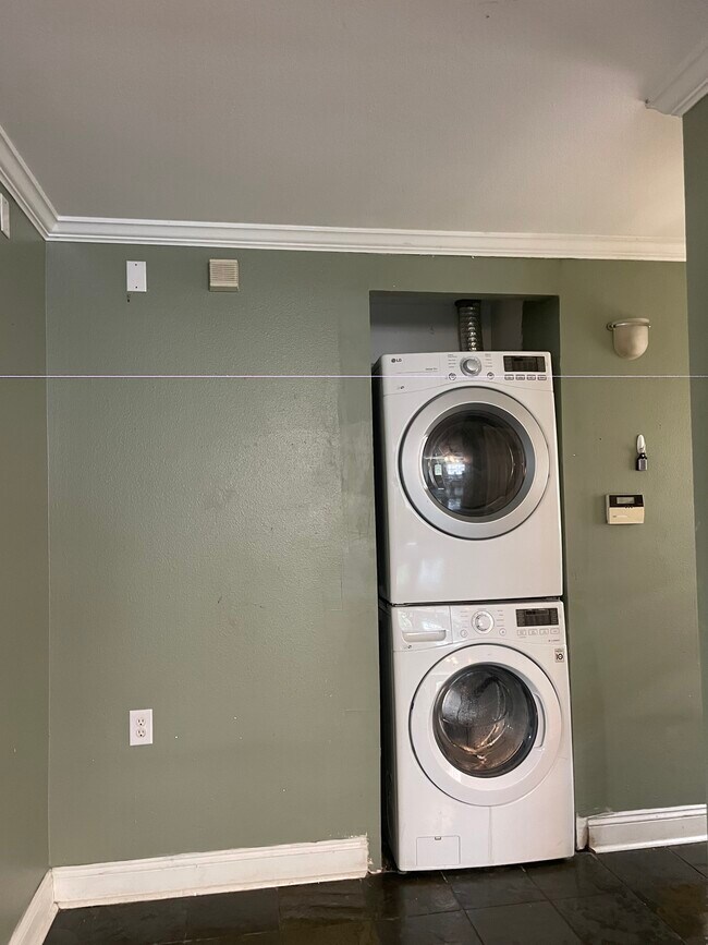New high-efficiency W/D - 3226 Palmyra St