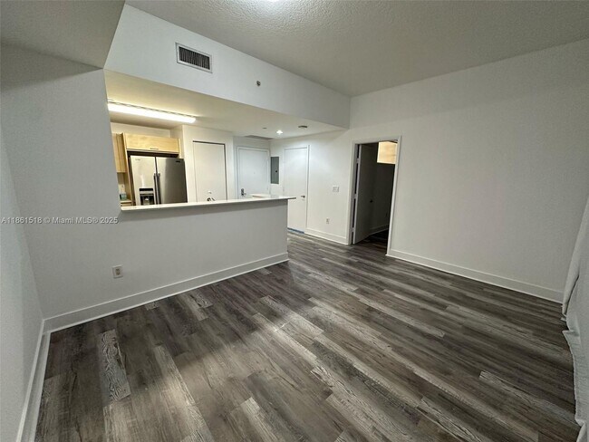 Foto del edificio - 350 NE 24th St