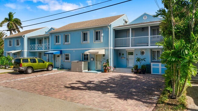 Foto del edificio - 716 Rider Rd