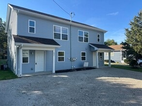 Building Photo - 629-631 Vincent Rd