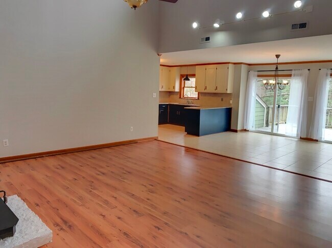 Foto del edificio - 311 Glen Bonnie Ln