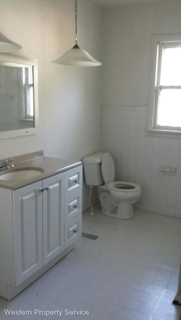 Building Photo - 4 br, 3 bath House - 3830 Bass Road