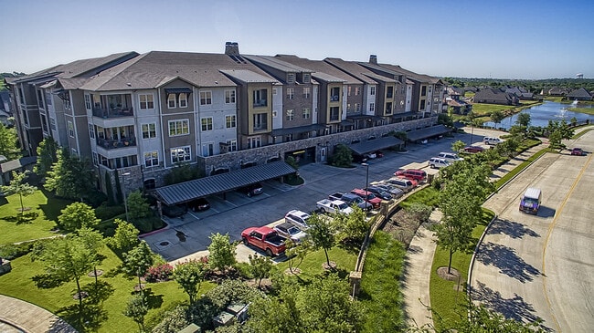 Building Photo - 301 Watermere Dr