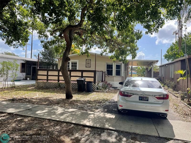 Primary Photo - 5020 SW 30th Ave