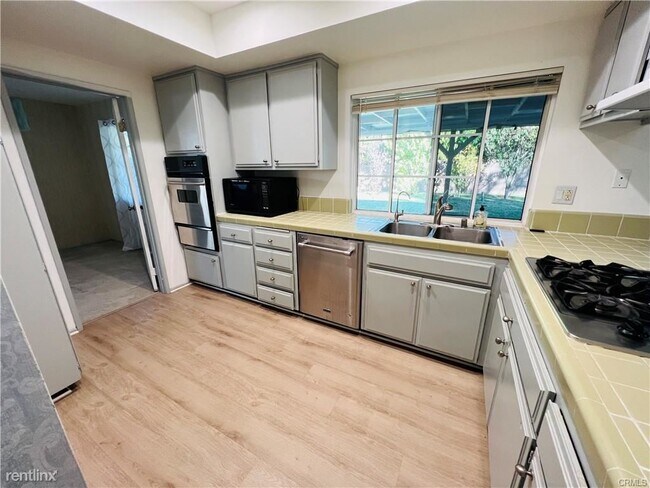 Building Photo - 4 br, 2 bath House - 1432 S Glencroft Rd