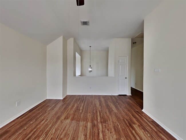 Foto del edificio - 864 Rock Harbor Ln