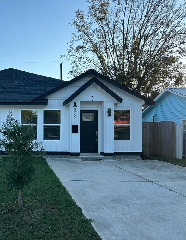 Building Photo - 5202 Northridge Dr