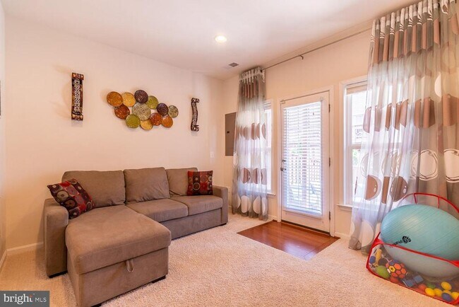 Foto del edificio - 21766 Harroun Terrace