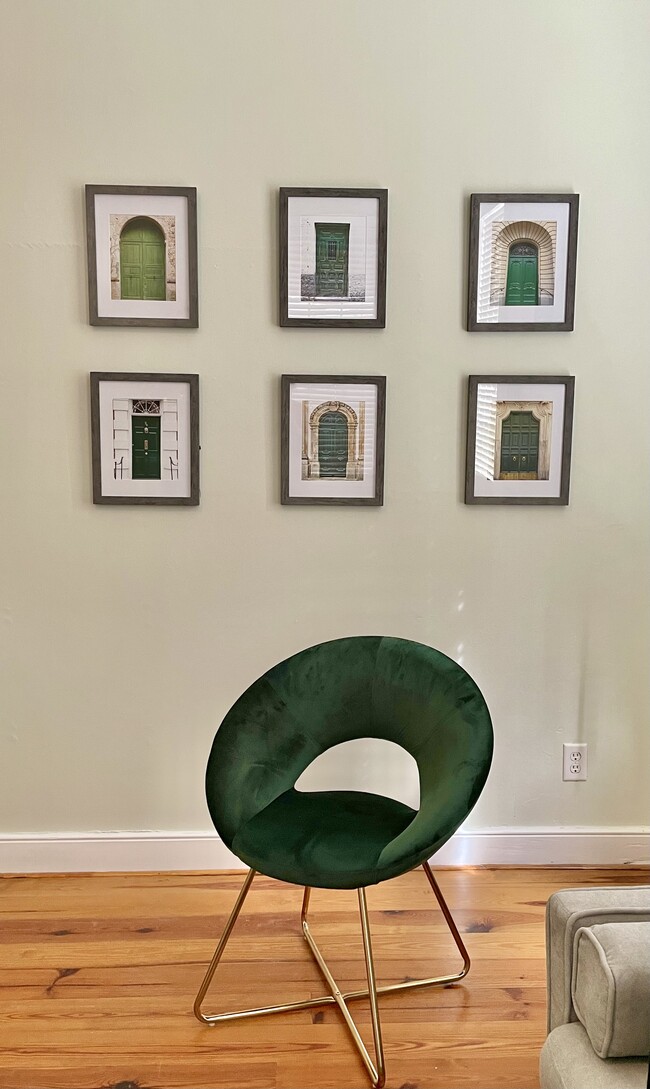 living room decor - 6 Woolfe St