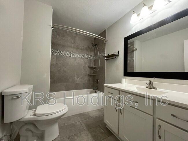 Foto del edificio - 6409 Cabot Ave