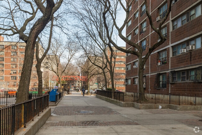 Building Photo - BORINQUEN PLAZA
