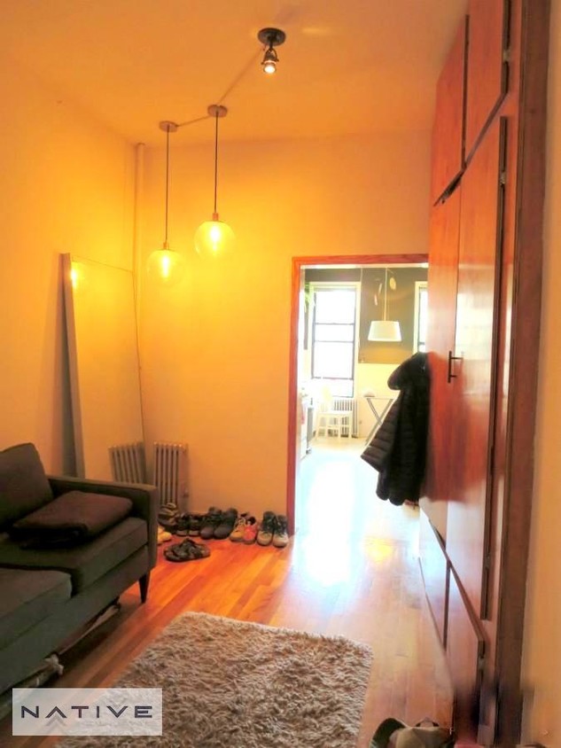 Primary Photo - 147 Norman Ave