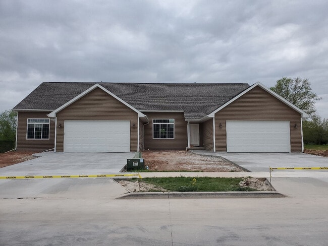 Building Photo - 1340 MoonRidge Ct