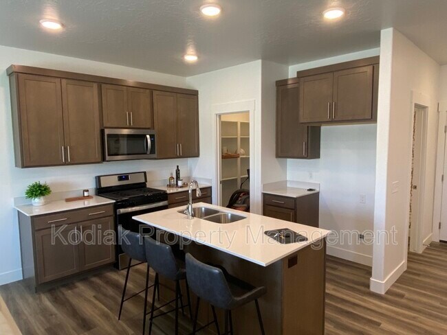 Building Photo - 1133 N 1920 W