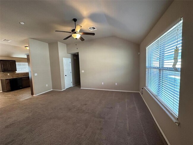 Foto del edificio - 5811 Marblewood Dr