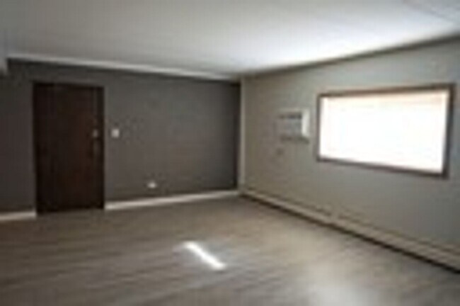Foto del edificio - Newly Updated 2 bedroom 1.5 Bath Unit.