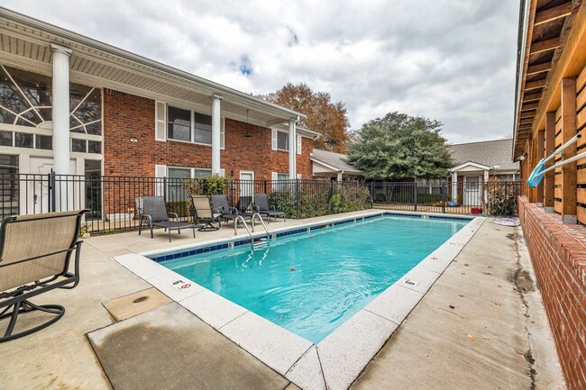 Building Photo - CHARMING 2-bed, 2-bath condo available for...