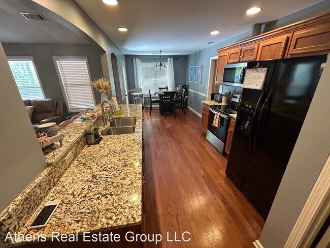 Foto del edificio - 3 br, 2 bath House - 150 Beaverdam Road