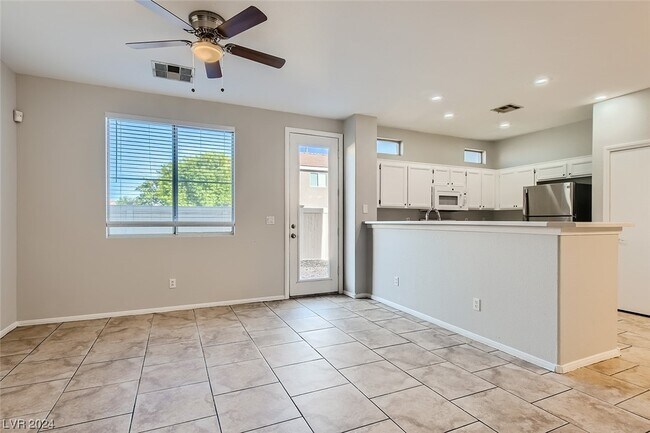Building Photo - 5276 Vine Hill Ct