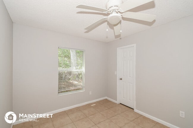 Building Photo - 2115 5th Ave