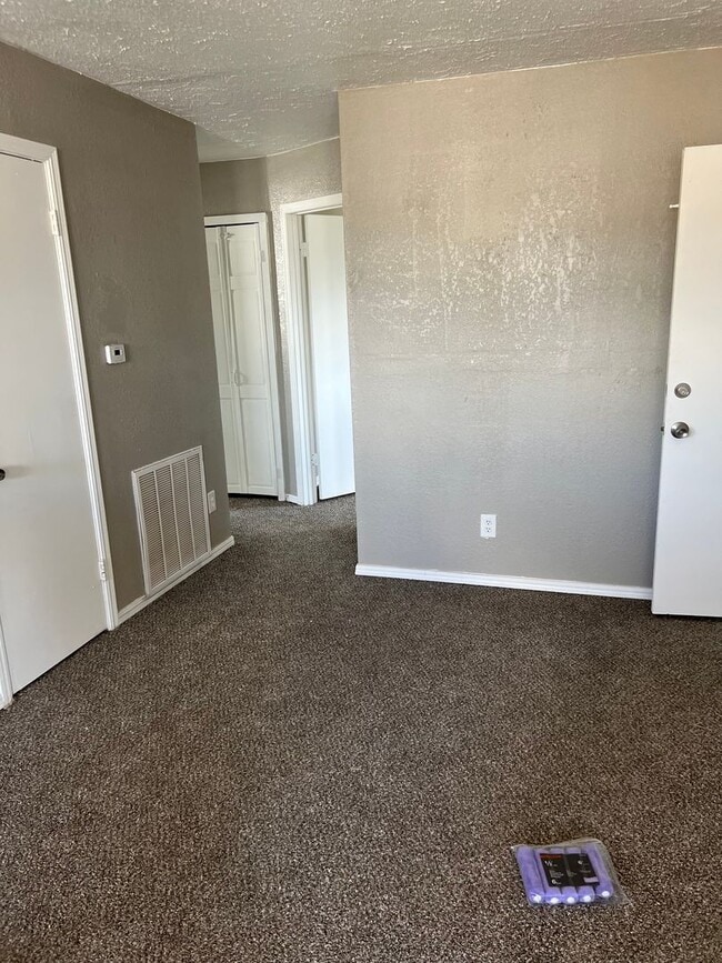 Building Photo - RENT TO OWN – MIDWEST CITY, OK