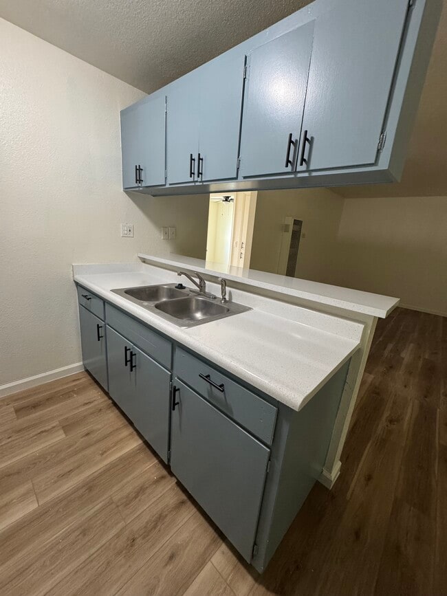 Building Photo - Riverside Apartments