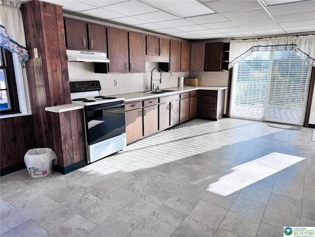 Foto del edificio - 3450 W Columbia St