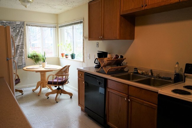 Foto del edificio - 715-719 W Madison St