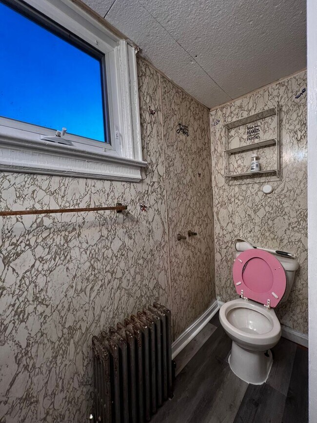 Building Photo - Amazing new Reno house