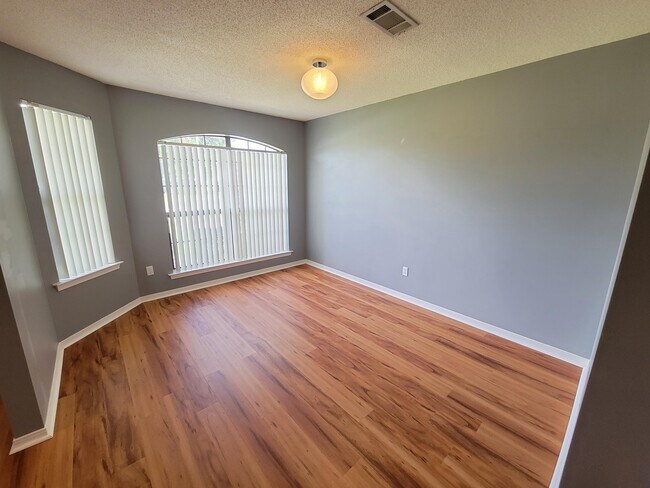 Foto del edificio - 2256 Orion Lake Dr