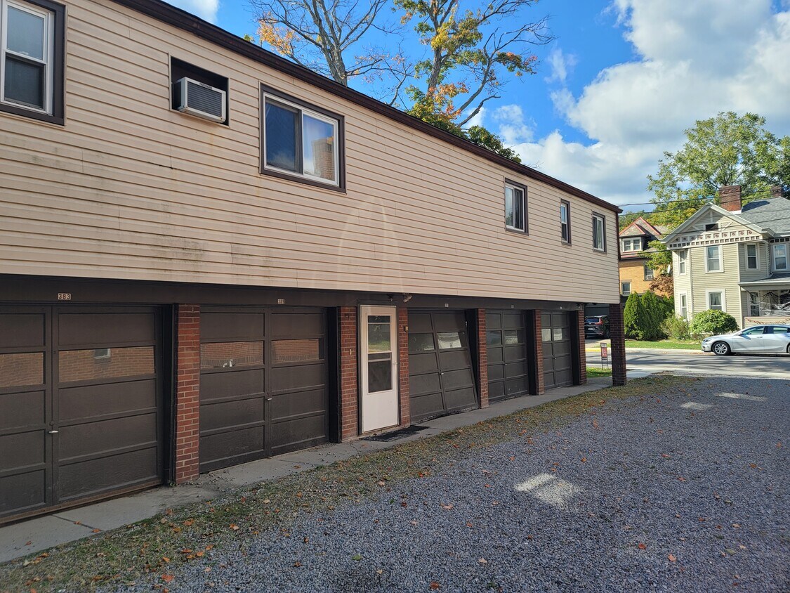 389 Laura St, Beaver, PA 15009 House for Rent in Beaver, PA