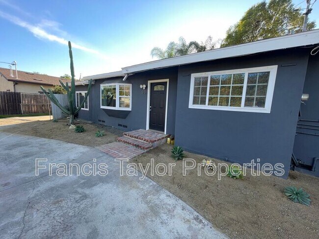 Foto del edificio - 551 N Citrus Ave