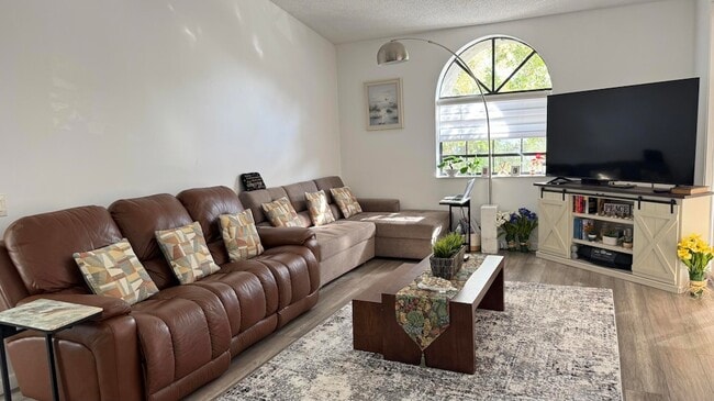 Photo - 5267 Europa Dr Apartment