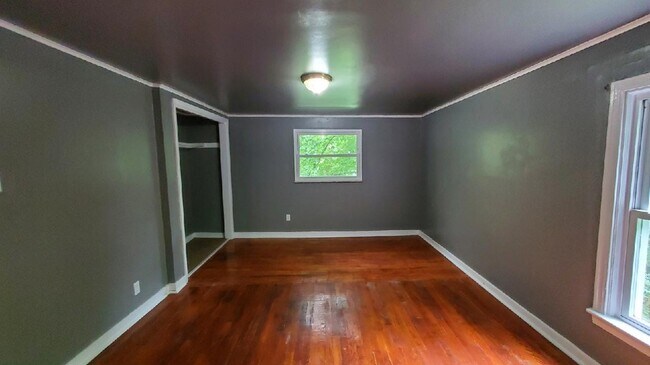 Building Photo - 1510 Schweitzer Rd