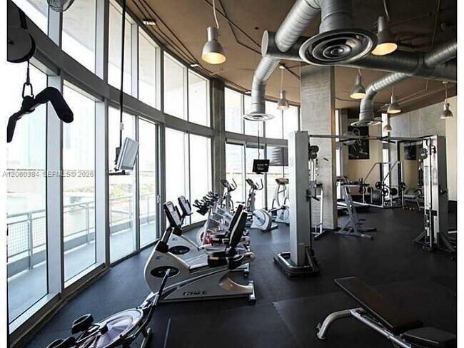 Foto del edificio - 690 SW 1st Ct